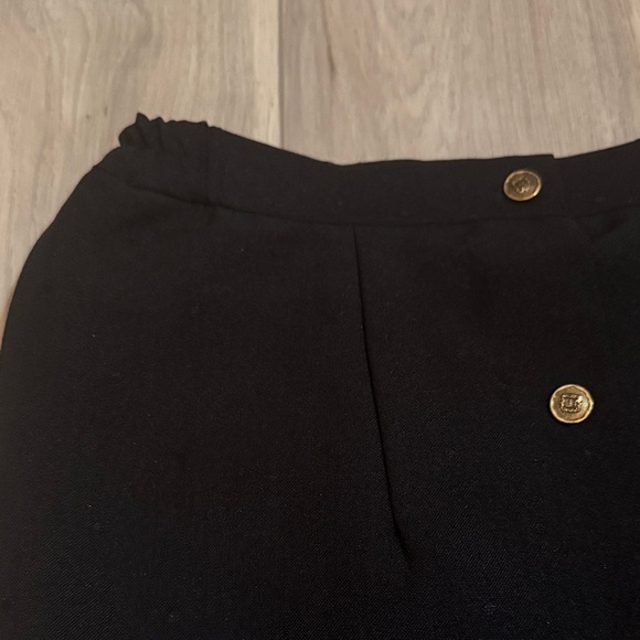 Elegant Black Button-Down Skirt - Picture 3 of 3